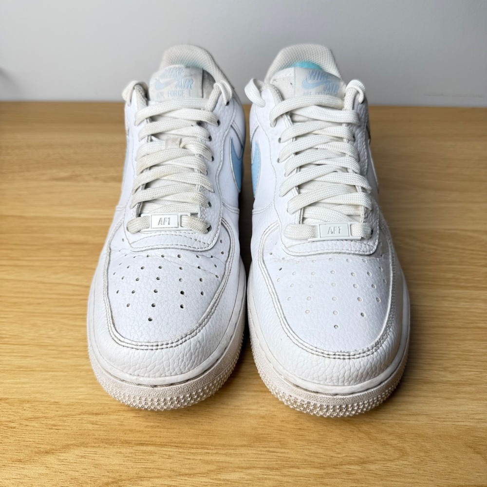 Nike Air Force 1 Low Top Women‎ 9.5 White Blue Pebbled Leather Classic Retro AF1